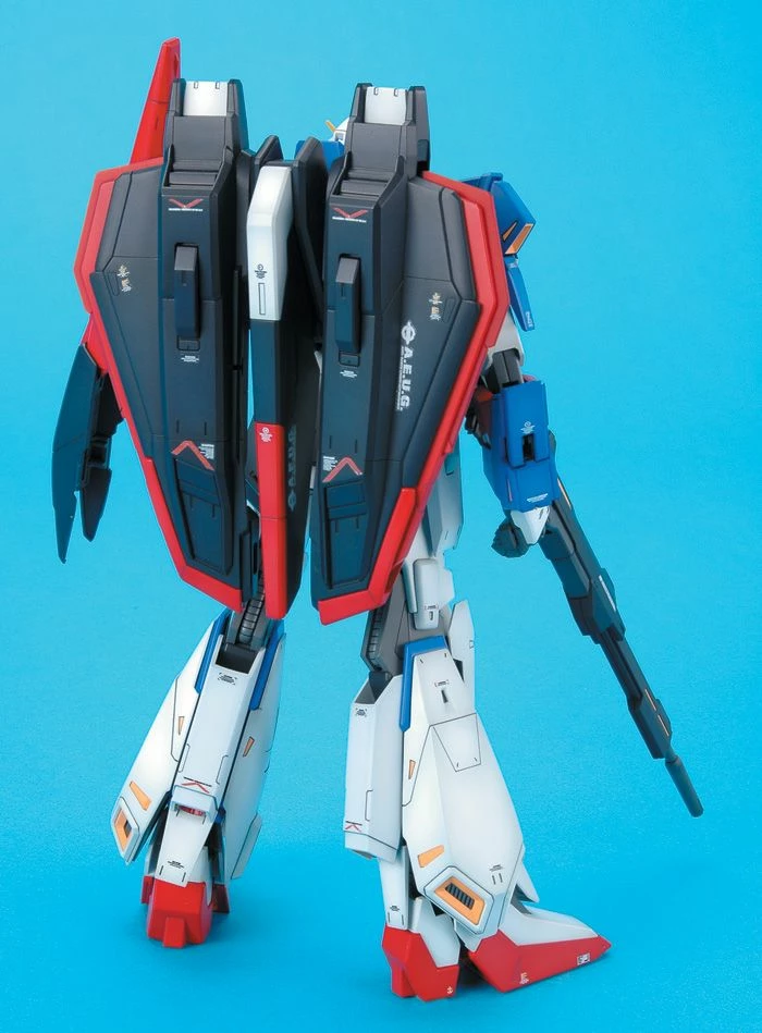 Bandai Gundam 1/100 MG Zeta Gundam MSZ-006 Z Gundam 2.0 Model Kit 2 Bandai Gundam 1/100 MG Zeta Gundam MSZ-006 Z Gundam 2.0 Model Kit - Image 2
