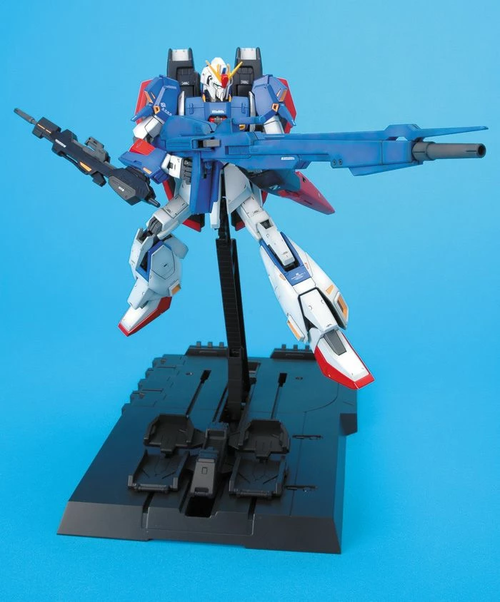 Bandai Gundam 1/100 MG Zeta Gundam MSZ-006 Z Gundam 2.0 Model Kit 3 Bandai Gundam 1/100 MG Zeta Gundam MSZ-006 Z Gundam 2.0 Model Kit - Image 3