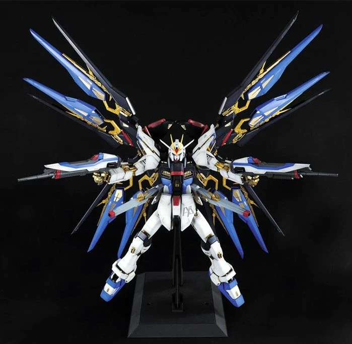 Bandai Gundam 1/60 PG ZGMF-X20A Strike Freedom Seed Destiny Model Kit 4 Bandai Gundam 1/60 PG ZGMF-X20A Strike Freedom Seed Destiny Model Kit - Image 4
